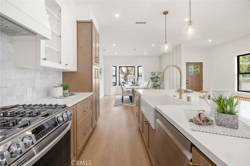 5702 E Huntdale St, Long Beach, CA, 90808 | Card Image