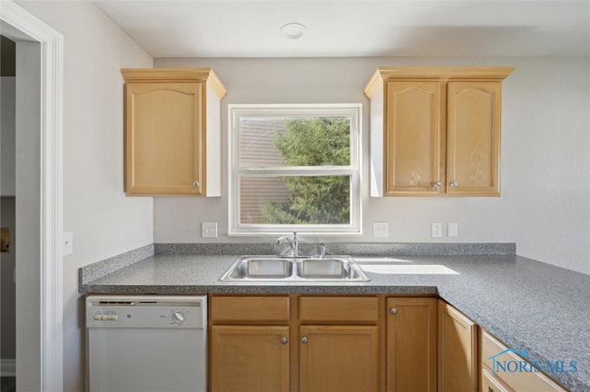 7352 Manatee Ct, House other with 2 bedrooms, 2 bathrooms and 2 parking in Maumee OH | Image 16