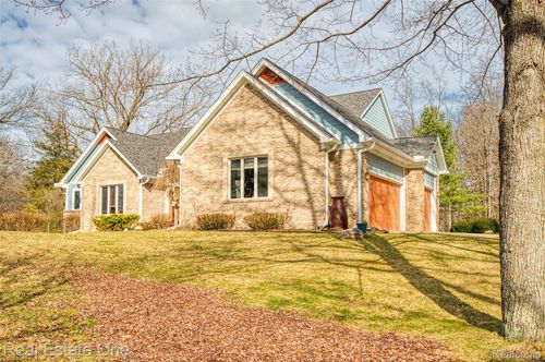 167 Forest Valley Ct, Pinckney, MI, 48169-8218 | Card Image