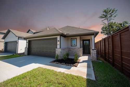 2111 Oakwood Terrace Dr, Houston, TX, 77090-4506 | Card Image