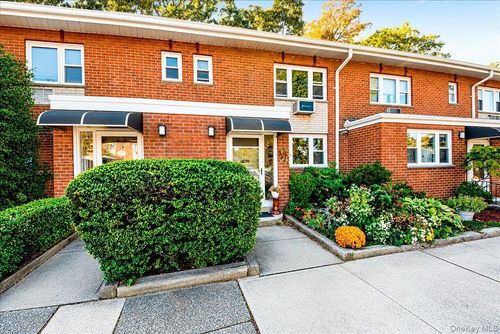 e2-673 Pelham Road, New Rochelle, NY, 10805 | Card Image