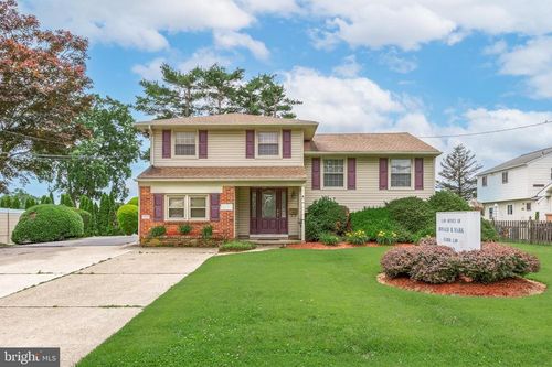 64 Warwick Rd, Stratford, NJ, 08084-1729 | Card Image