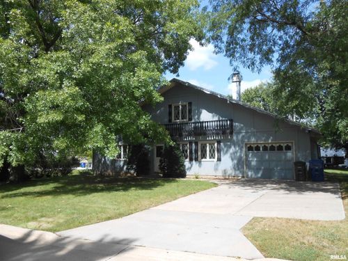 2506 Bayberry Ct, Bettendorf, IA, 52722-3815 | Card Image
