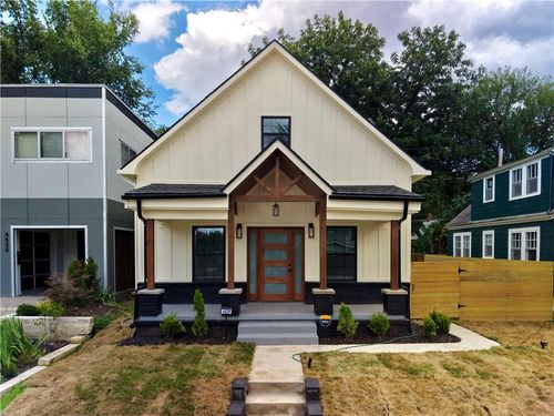 4529 Wyoming St, Kansas City, MO, 64111-4372 | Card Image