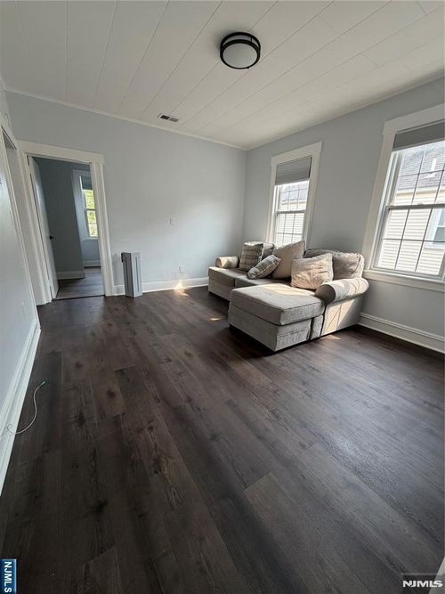 10 Edison Pl, East Rutherford, NJ, 07073-1806 | Card Image