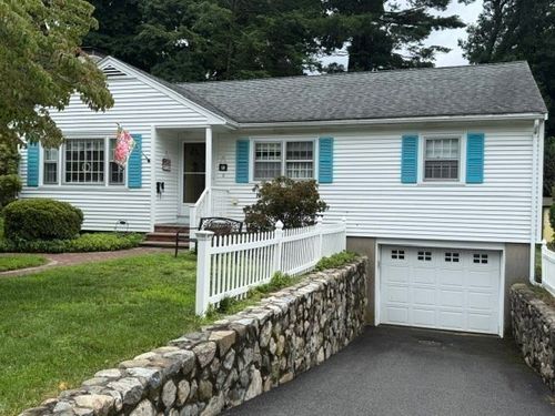 72 Eustis Ave, Wakefield, MA, 01880-1431 | Card Image
