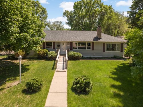 5009 Holiday Rd, Minnetonka, MN, 55345-4413 | Card Image