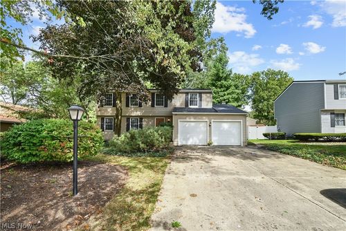1546 Woodhill Circle Ne, Warren, OH, 44484 | Card Image