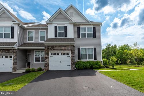 182 Everleigh Dr, ROYERSFORD, PA, 19468-4352 | Card Image