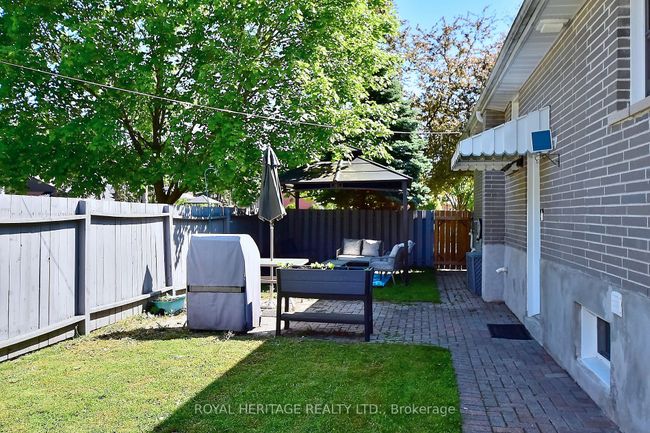 909 Philip St, House other with 4 bedrooms, 3 bathrooms and 3 parking in Peterborough ON | Image 34