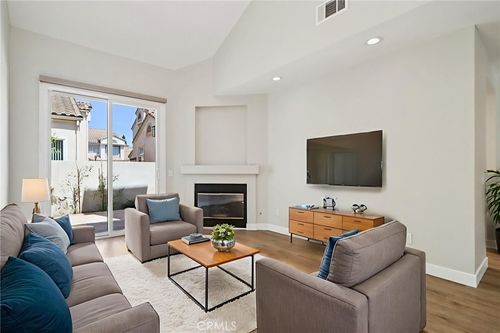 116 Almador, Irvine, CA, 92614-8402 | Card Image