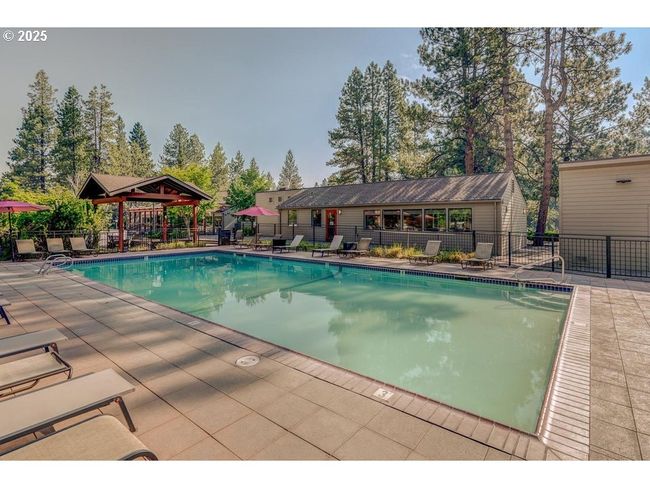 18575 Sw Century Dr, Condo with 1 bedrooms, 1 bathrooms and null parking in Bend OR | Image 15