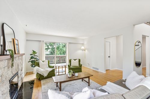 230 Harvard Dr, Port Moody, BC, V3H1S8 | Card Image