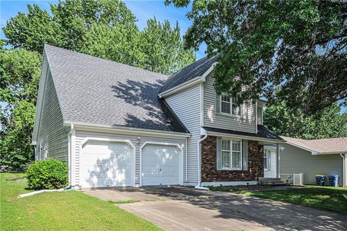 103 Cedar St, Smithville, MO, 64089-9534 | Card Image