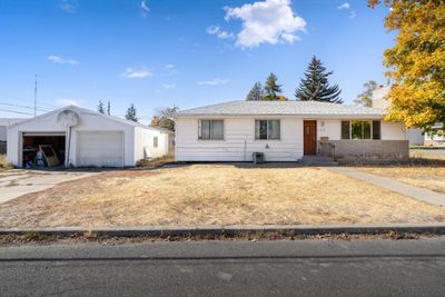 218 Buena Vista St, Home with 5 bedrooms, 3 bathrooms and null parking in Cheney WA | Image 2