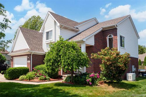 28475 Tiffin Dr, Chesterfield, MI, 48047-6205 | Card Image