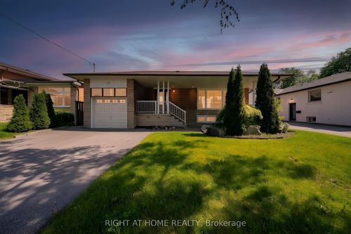 19 Wall Ave, North York, ON, M9N2N6 | Card Image