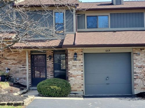 669 Hidden Valley Ct, Fairborn, OH, 45324-6426 | Card Image