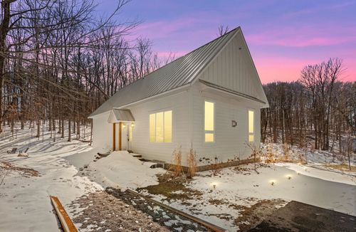 6848 E Lake Bluffs Dr, Traverse City, MI, 49684-7686 | Card Image