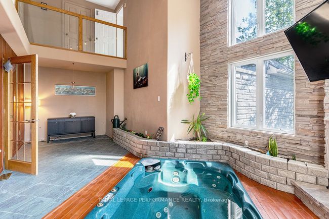 1657 Whiteside Way, House other with 3 bedrooms, 2 bathrooms and 8 parking in Metcalfe ON | Image 7