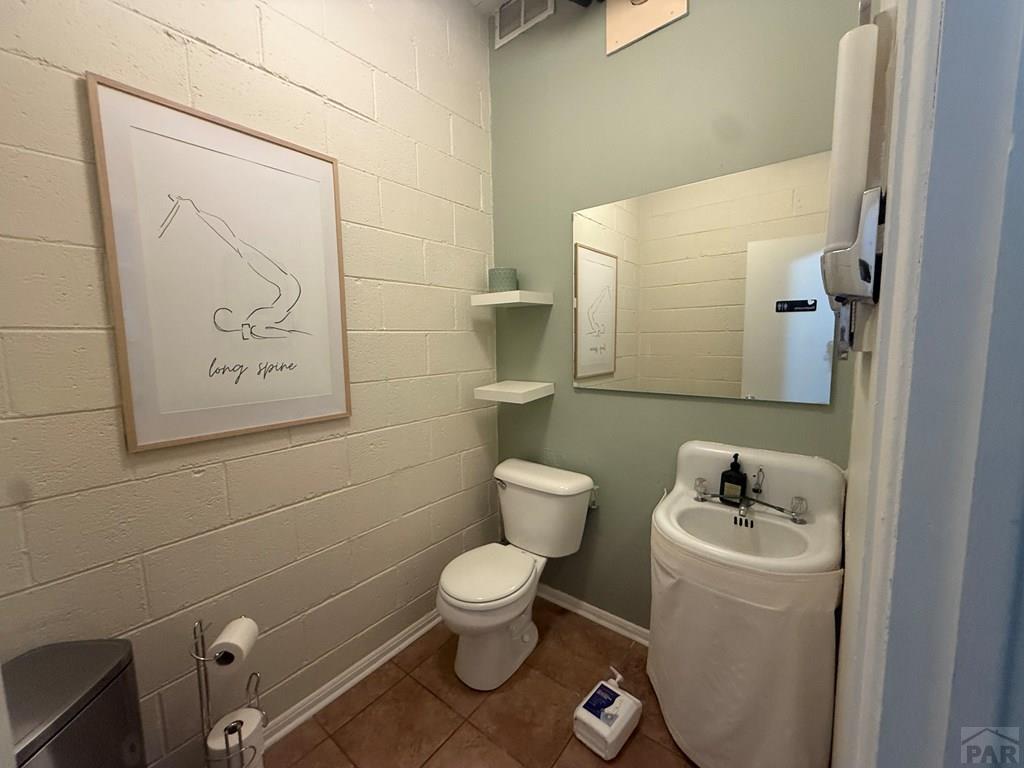 Commercial Lease in Pueblo 4