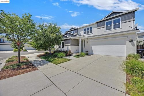 18499 Lewiston Dr, Lathrop, CA, 95330-8433 | Card Image