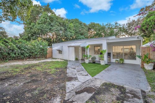 14140 Ne 10th Ave, North Miami, FL, 33161-3322 | Card Image