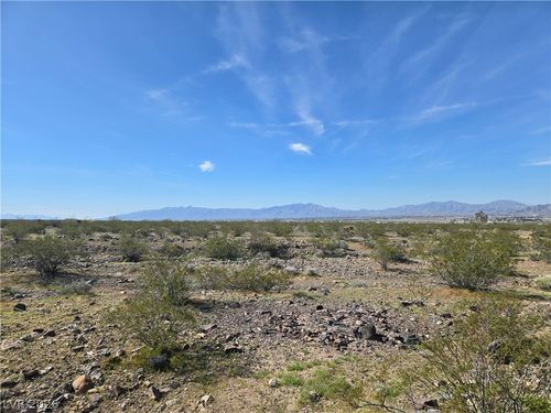 2301 E Saddleback Dr, Pahrump, NV, 89060-1376 | Card Image