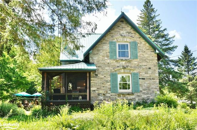 9717 Highway 118, House other with 2 bedrooms, 2 bathrooms and 8 parking in Algonquin Highlands ON | Image 39