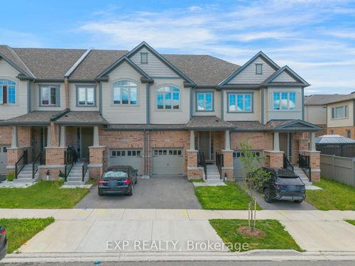 8 Roywood St, Kitchener, ON, N2R0S5 | Card Image