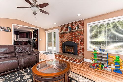 45 Elizabeth Cooper Dr, Charlestown, RI, 02813-3118 | Card Image