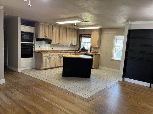 3401 Leith Ave, Fort Worth, TX, 76133-1725 | Card Image