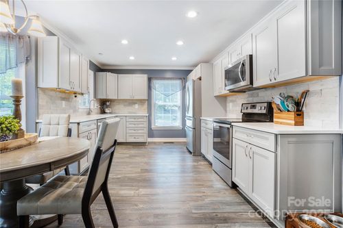 900 Raleigh Ct, Gastonia, NC, 28054-6036 | Card Image