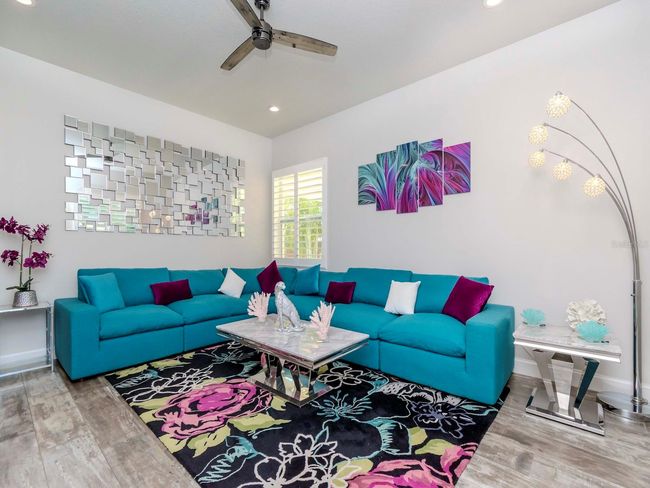 LIVING ROOM/NEW FLOORING THROUGHOUT / FRESHLY PAINTED WALLS | Image 4