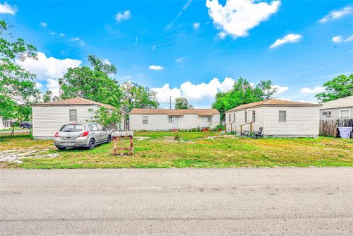3257 57th Ave N, ST PETERSBURG, FL, 33714-1371 | Card Image