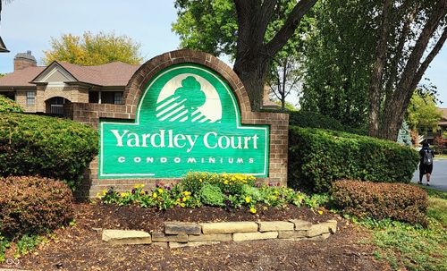 apt-205-8720 Yardley Ct, Indianapolis, IN, 46268-4922 | Card Image