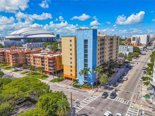 702-218 Nw 12th Ave, Miami, FL, 33128-2201 | Card Image