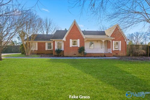 104 Lindsey Ln, Hazel Green, AL, 35750-8800 | Card Image