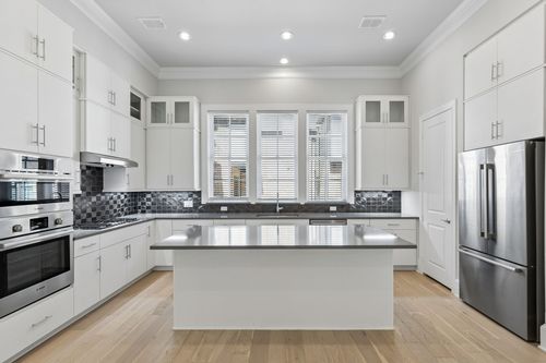 14995 Oak St, Addison, TX, 75001-1576 | Card Image
