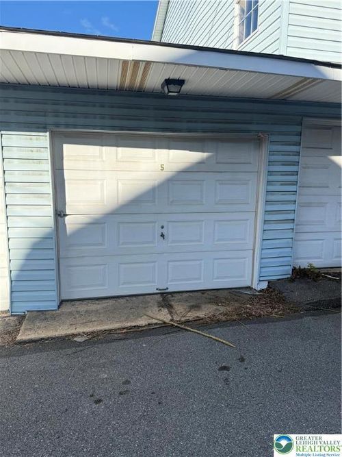 garage-5-98 Lehigh, Palmerton Boro, PA, 18071 | Card Image