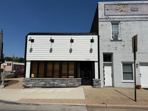 105 Water St, Wilmington, IL, 60481-1373 | Card Image
