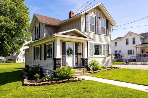 421 Kilbourne St, Bellevue, OH, 44811-1623 | Card Image