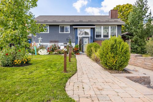 35 Orchard Rd, Grand Bend, ON, N0M1T0 | Card Image