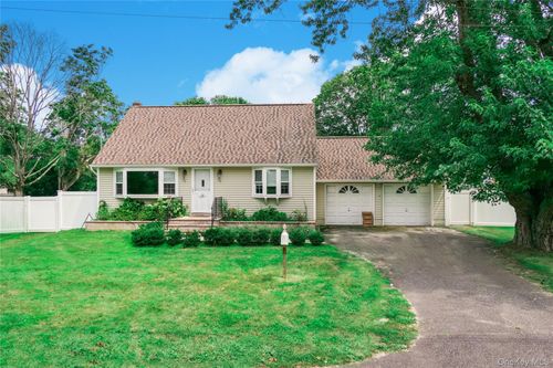 115 Hedges Rd, E Patchogue, NY, 11772-5531 | Card Image