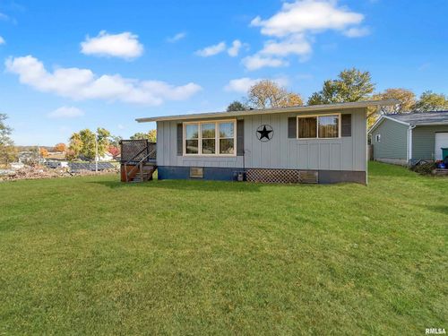 420 Garden Ln, East Peoria, IL, 61611-9505 | Card Image