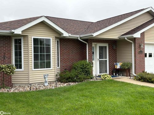 1523 Cambridge Dr, Burlington, IA, 52601-1437 | Card Image