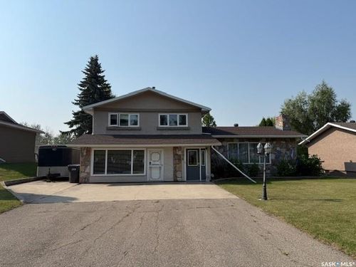 484 Stewart St, Kamsack, SK, S0A1S0 | Card Image