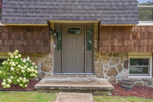 1302 Rockdale Ln, Hixson, TN, 37343-1623 | Card Image