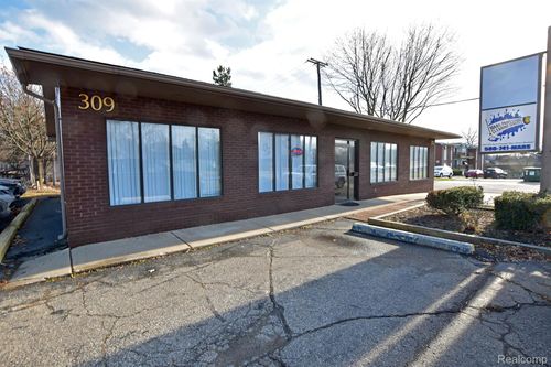 311 Southbound Gratiot Ave, Mount Clemens, MI, 48043-2480 | Card Image