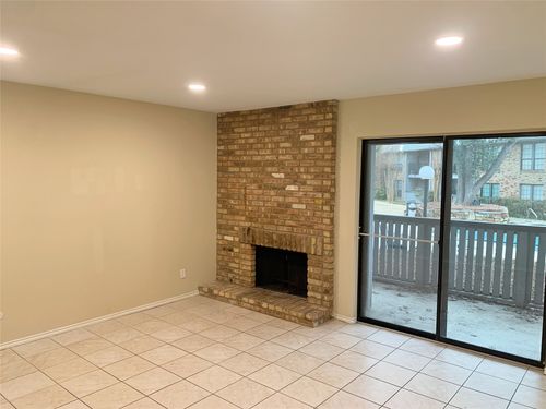 apt-705-15151 Berry Trl, Dallas, TX, 75248-6321 | Card Image